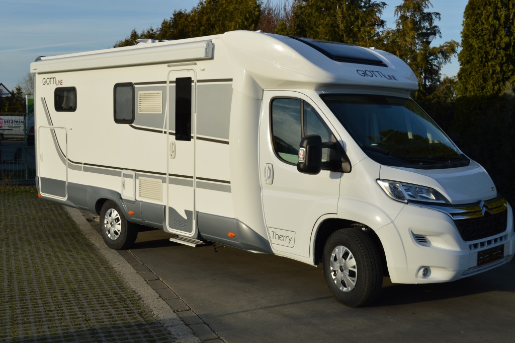 Lakókocsi bérlés premiumlakoauto.hu módra